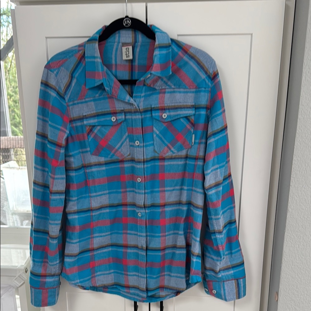 Women's like new  Blue and Pink Plaid Stio flannel. Size Large.